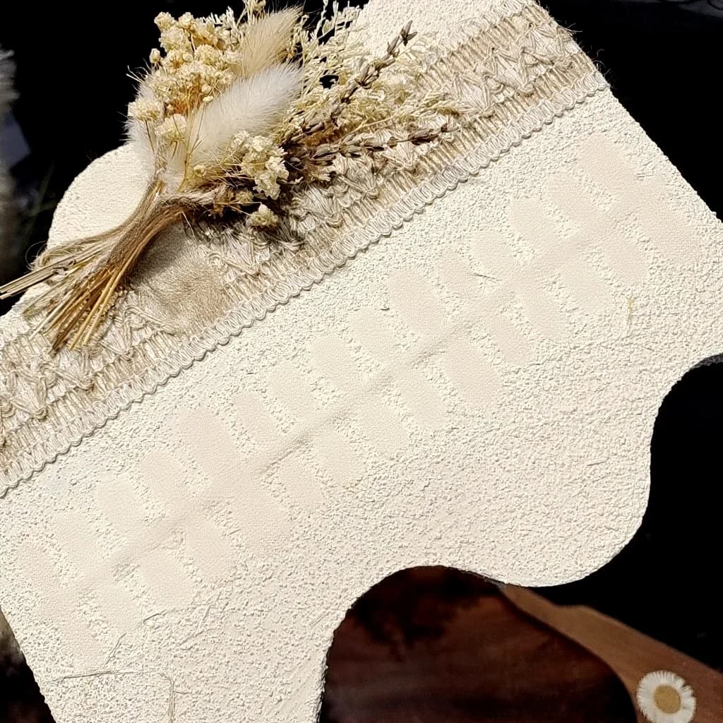 Nalepovacie nechty cinabar kvetinový vzor cat eye so sklenenými perlami