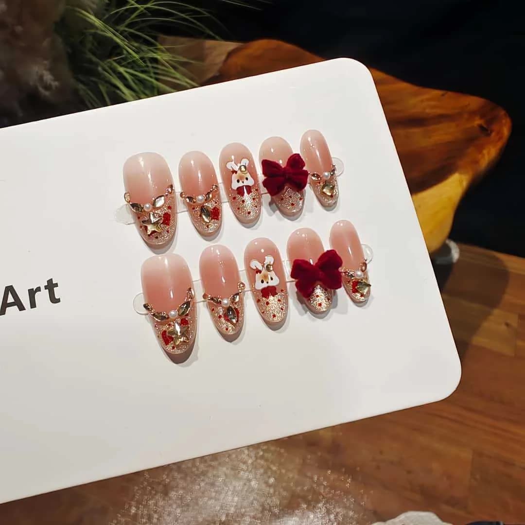 Nalepovacie nechty Cat Eye French Tip so striasskami a dizajnom mašličiek