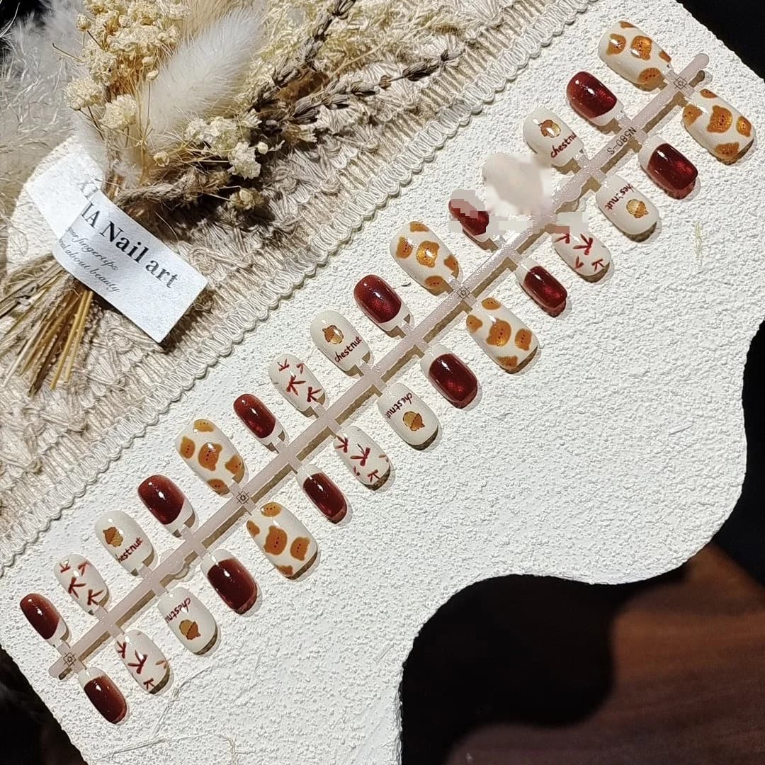Nalepovacie nechty Cat Eye Gaštanový medveď, krátky baletný tvar, trblietky