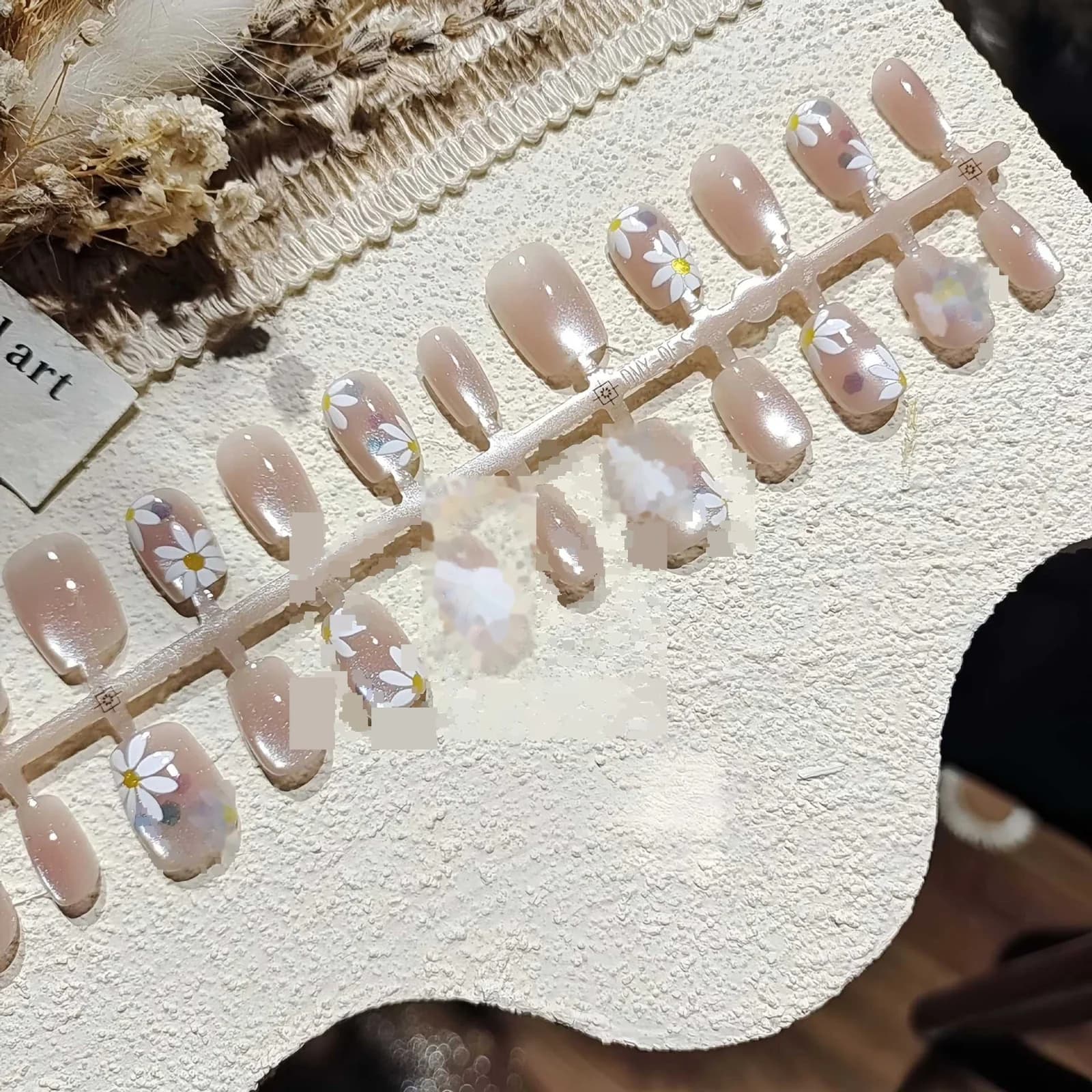 Ružové sedmokrásky mačacie oko nalepovacie nechty krátky tvar ballerina