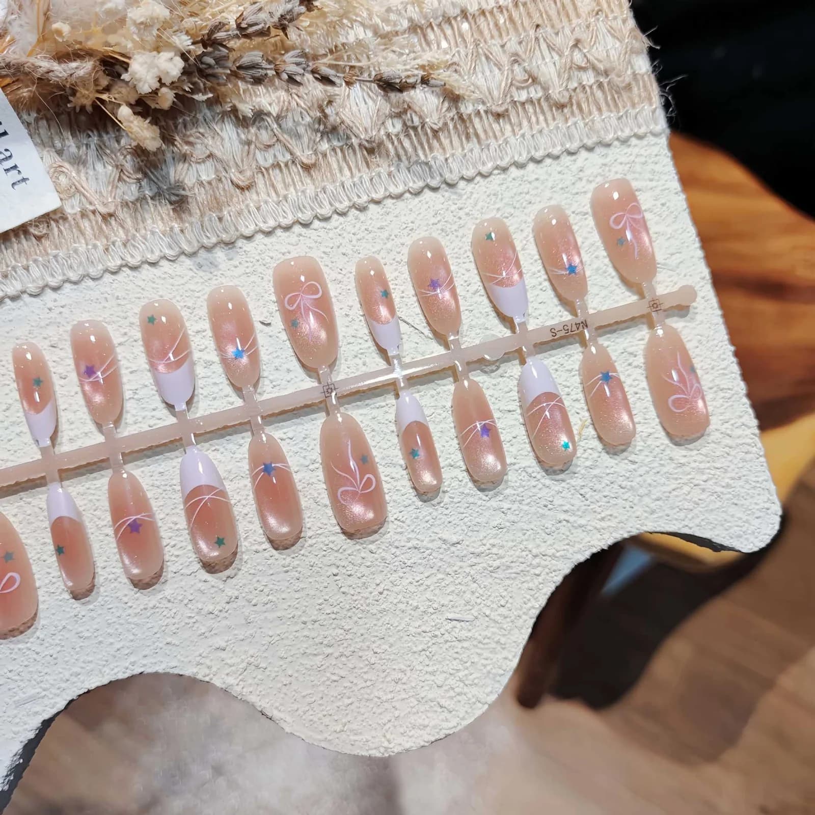 Jemné ružové nalepovacie nechty Cat Eye, 30 ks, opakovane použiteľné