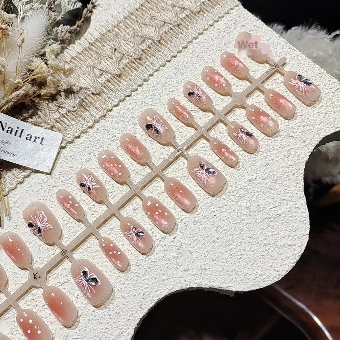 Nalepovacie nechty Cat Eye so sklenenými perlami a kamienkami